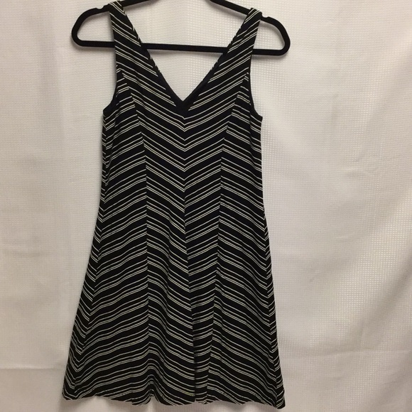 Dress - Picture 3 of 5